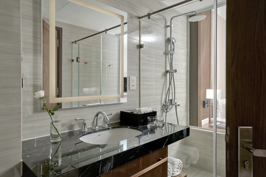 Deluxe Ocean View With Balcony - Luxury Condos With Private Balcony And Ocean View